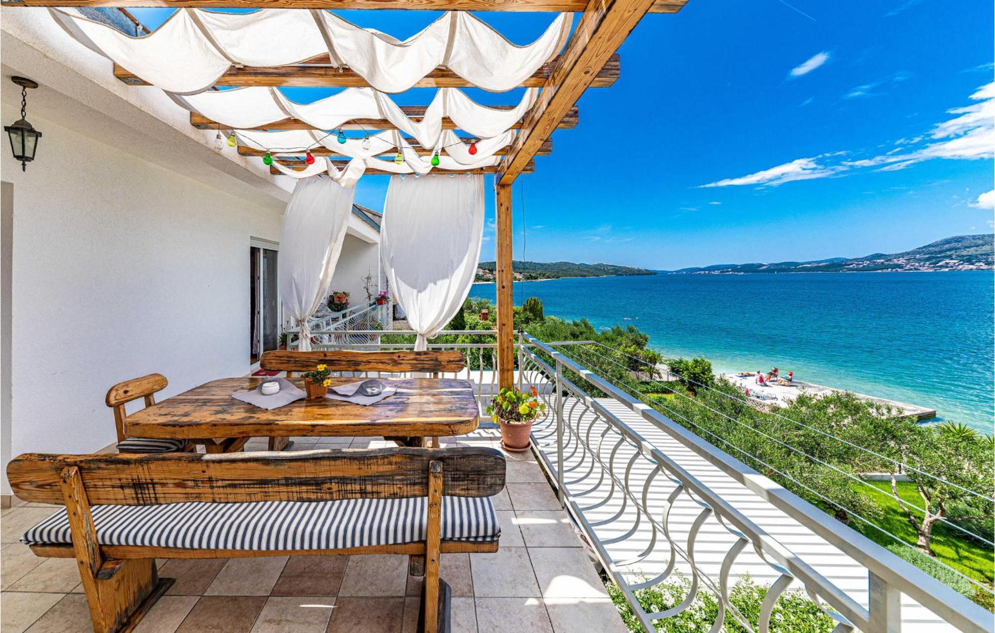 2 Bedroom Beautiful Apartment In Okrug Gornji Trogir Exterior photo